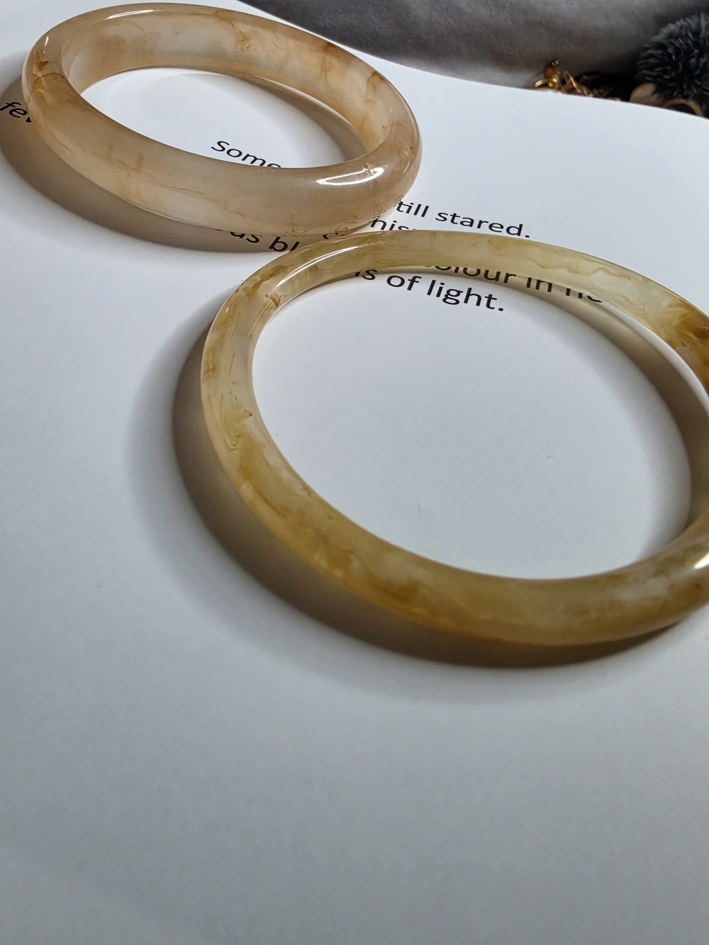Marbled Beige Resin Bangle Set - 2 Bracelets
